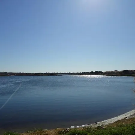 T2 Climatise Avec Terrasse, Parking A 100m De La - Fr-1-307-111 Lägenhet Le Grau-du-Roi