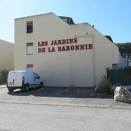 Apartment T2 Climatise Avec Terrasse, Parking A 100m De La - Fr-1-307-111 *